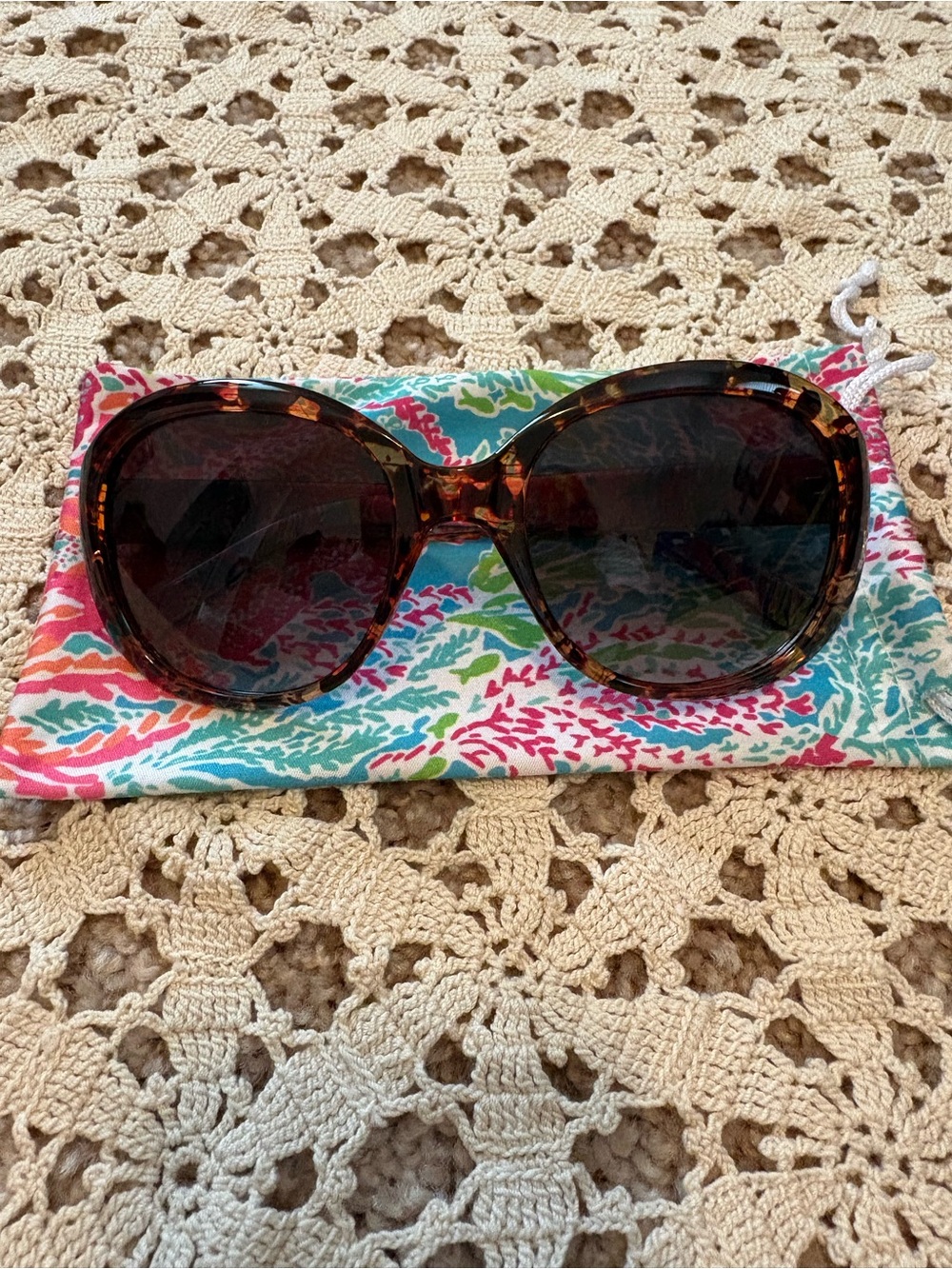 Lilly Pulitzer Magnolia Polarized Sunglasses Like New!